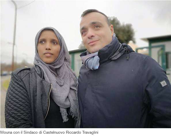 Mouna con il sindaco di Castelnuovo Riccardo Travaglini 1