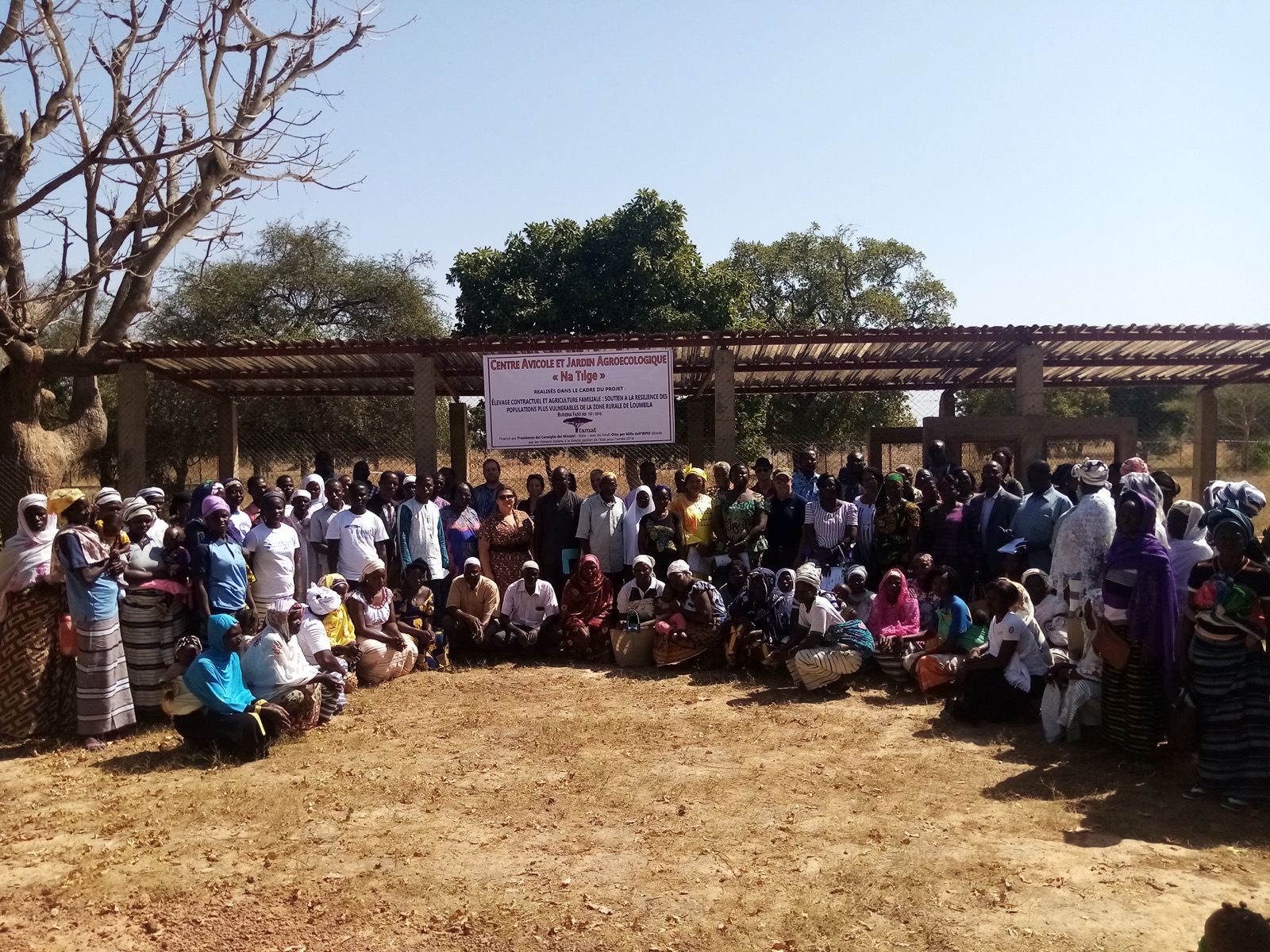 Foto di Gruppo Inaugurazione centro avicolo agroecologico di Loumbila 28 11 2019